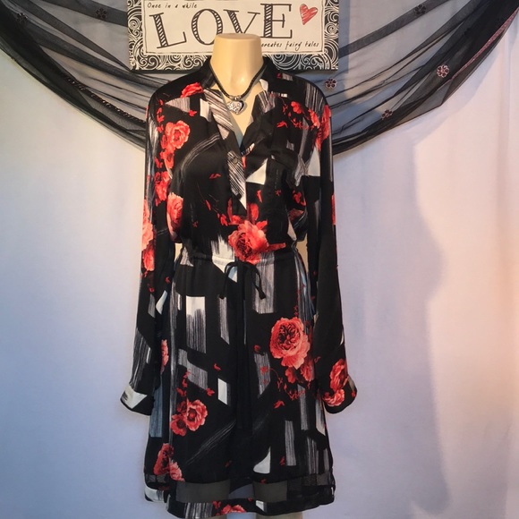 Vera Wang Dresses & Skirts - 🎁 Vera Wang Dress NWT Size XL 😍